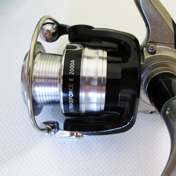 катушка безынерционная daiwa strikeforce e 2000a катушка безынерционная daiwa strikeforce e 2000a